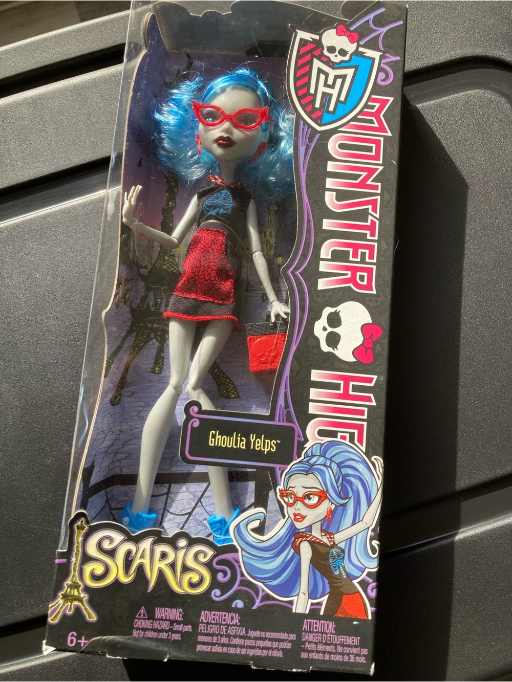 Monster High Ghoulia Yelps Fashion Doll - Blue Hair, Red Outfit